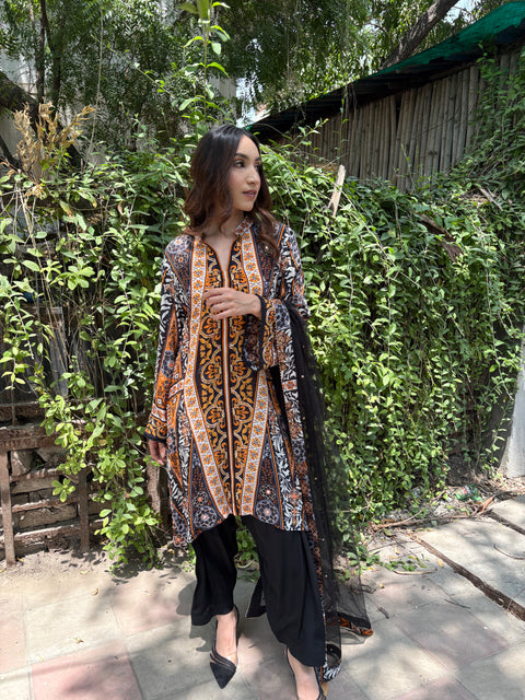 THE ESSENTIALLY FESTIVE 3 PC SET WITH EMBROIDERED SHIRT, FARSHI SALWAR , DUPATTA